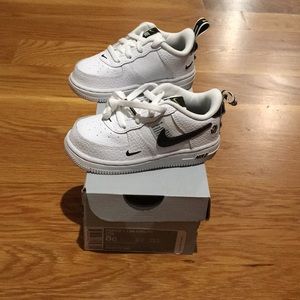 Brand new toddler Air Force 1 utlitly white